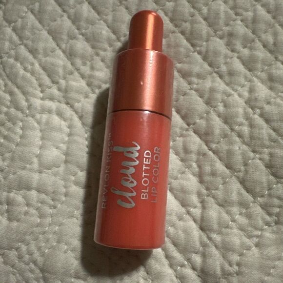Revlon Kiss Cloud Blotted Lip Color #005 Whipped Strawberry - COMBINED SHIPPING - Picture 1 of 3